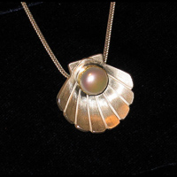 Kette mit Jakobsmuschel und Perle Galeriebild