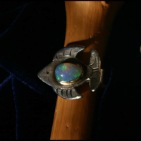 Ring mit Fisch und Opal Galeriebild